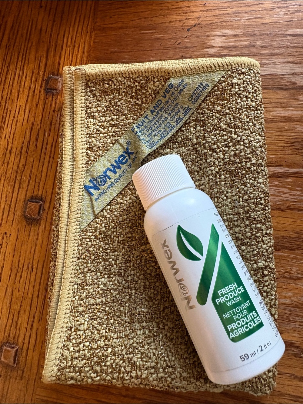 Norwex Produce Wash with Gold Fruit & Veggie Cloth. NEW